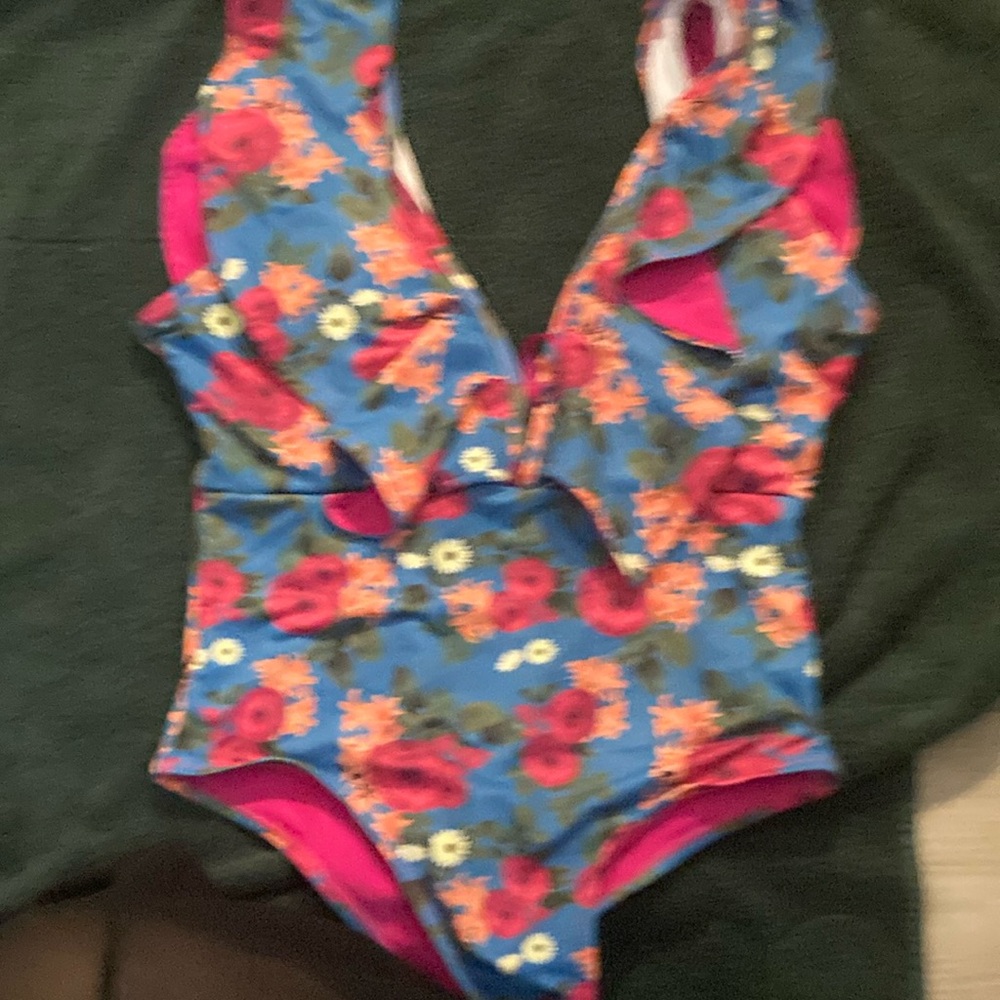 SHEIN White Fabric Label